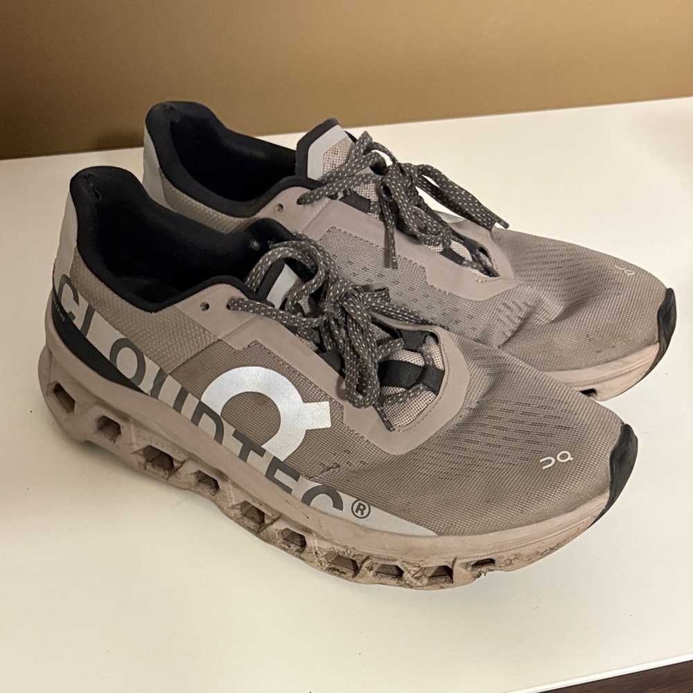On Cloudmonster Size 10.5